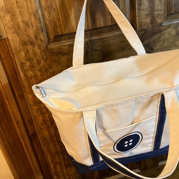 HEAVY CANVAS ZIP CLOSE TOTE, OFF WHITE AND NAVY, LARGE CAPACITY SITS FLAT 19x12 - Picture 4 of 11